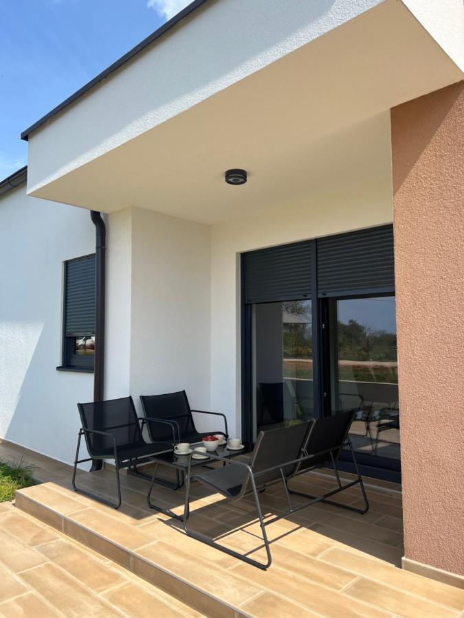 Modern Home Ula Brtonigla Exterior foto