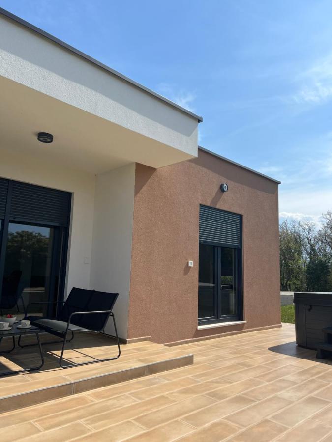 Modern Home Ula Brtonigla Exterior foto