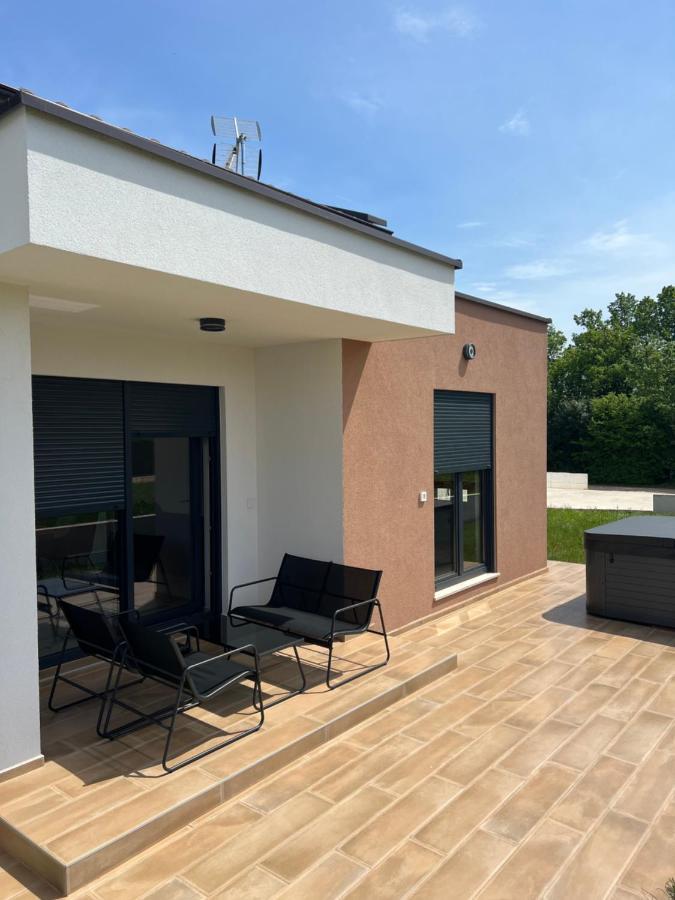 Modern Home Ula Brtonigla Exterior foto